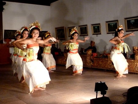 The Pendet Dance at ARMA, Ubud, Bali. The Pendet Dance at ARMA, Ubud, Bali.
