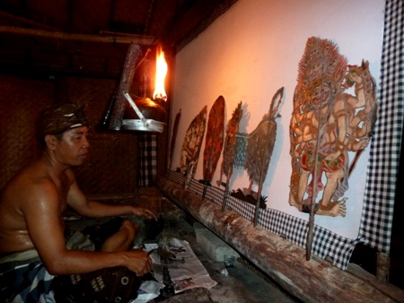 The dalang, or puppet master of Wayang Kulit, Ubud, Bali. The dalang, or puppet master of Wayang Kulit, Ubud, Bali.