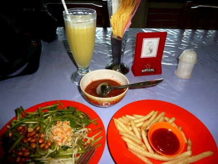 Dinner at the Bedugul Lakeview in Candikuning, Bali. Dinner at the Bedugul Lakeview in Candikuning, Bali.