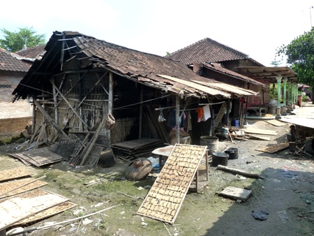 A small rice cracker factory in Solo, Java. A small rice cracker factory in Solo, Java.