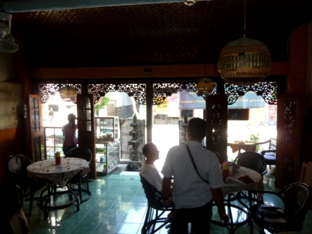 Warung Baru resto in Solo, Java. Warung Baru resto in Solo, Java.