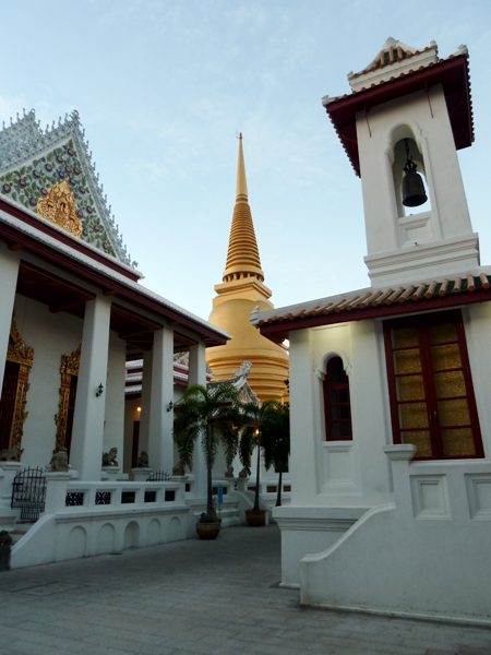 Wat Bowoniwes in Banglamphu, Bangkok, Thailand.