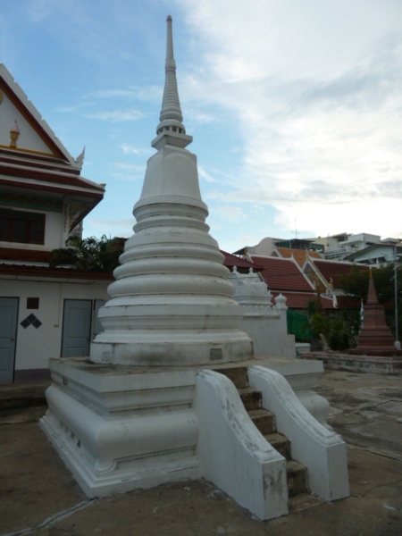 A dinky chedi at Wat Mahannapharam in Bangkok, Thailand.