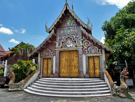 Another one of the insanely nice-looking temples at Wat Kuan Kama in Chiang Mai, Thailand.