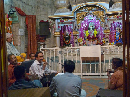 A Hindu jam session goes down at Bhawani temple in Paharganj, Delhi, India.