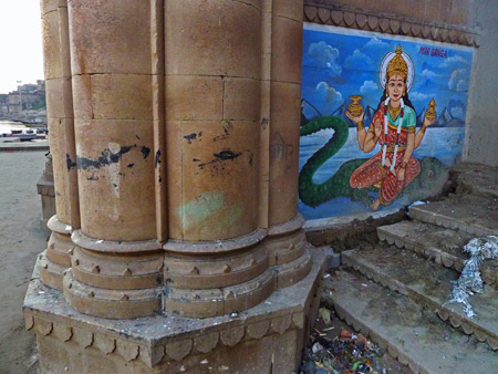 More Hindu art at Munshi Ghat in Varanasi, India.