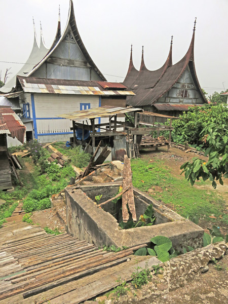 Traditional Minangkabau houses in Rao Rao near Bukittinggi, Sumatra, Indonesia.