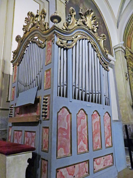 A small pipe organ in the Catedral Metropolitana de Buenos Aires, Argentina.