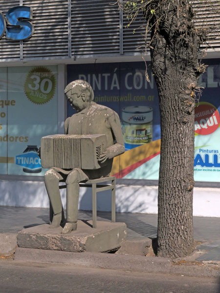 The Squeezebox Man in Mendoza, Argentina.